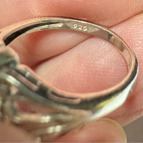 Sterling Silver 925 Cross Ring Size 5 1/2 - Picture 4 of 5